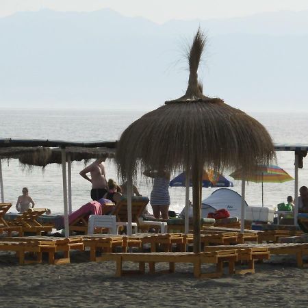 Appartamento Malaga Paradise Beach Torre de Benagalbon Esterno foto