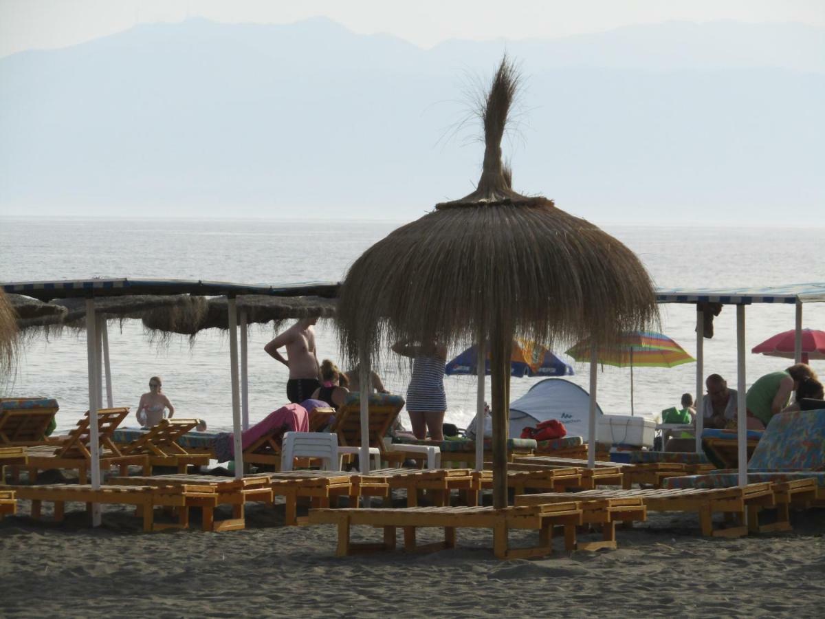 Appartamento Malaga Paradise Beach Torre de Benagalbon Esterno foto