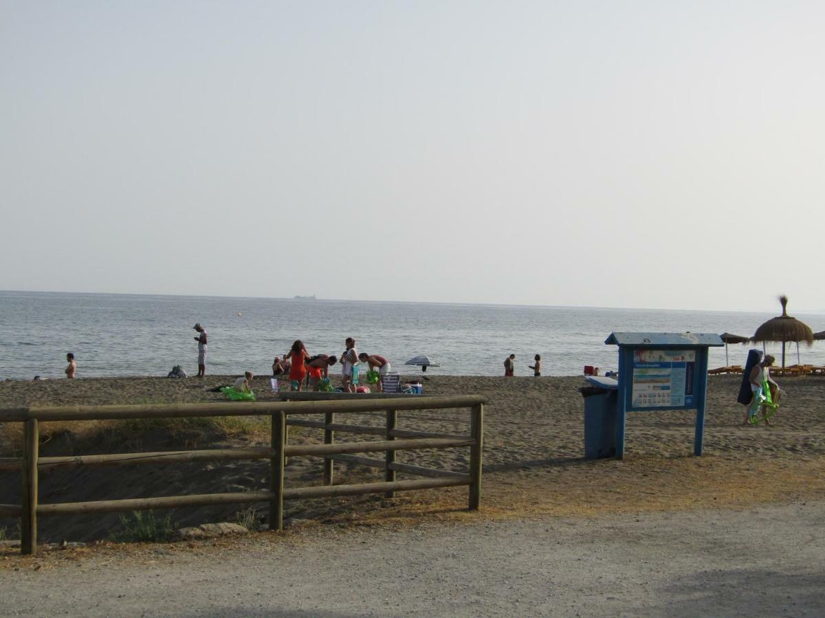 Appartamento Malaga Paradise Beach Torre de Benagalbon Esterno foto